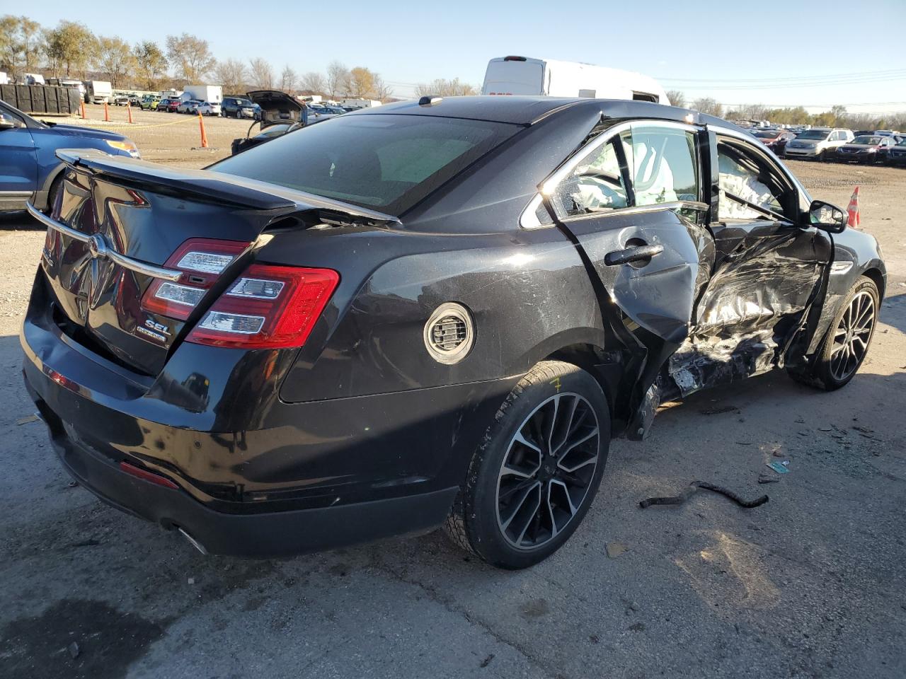 Lot #2989172803 2019 FORD TAURUS SEL