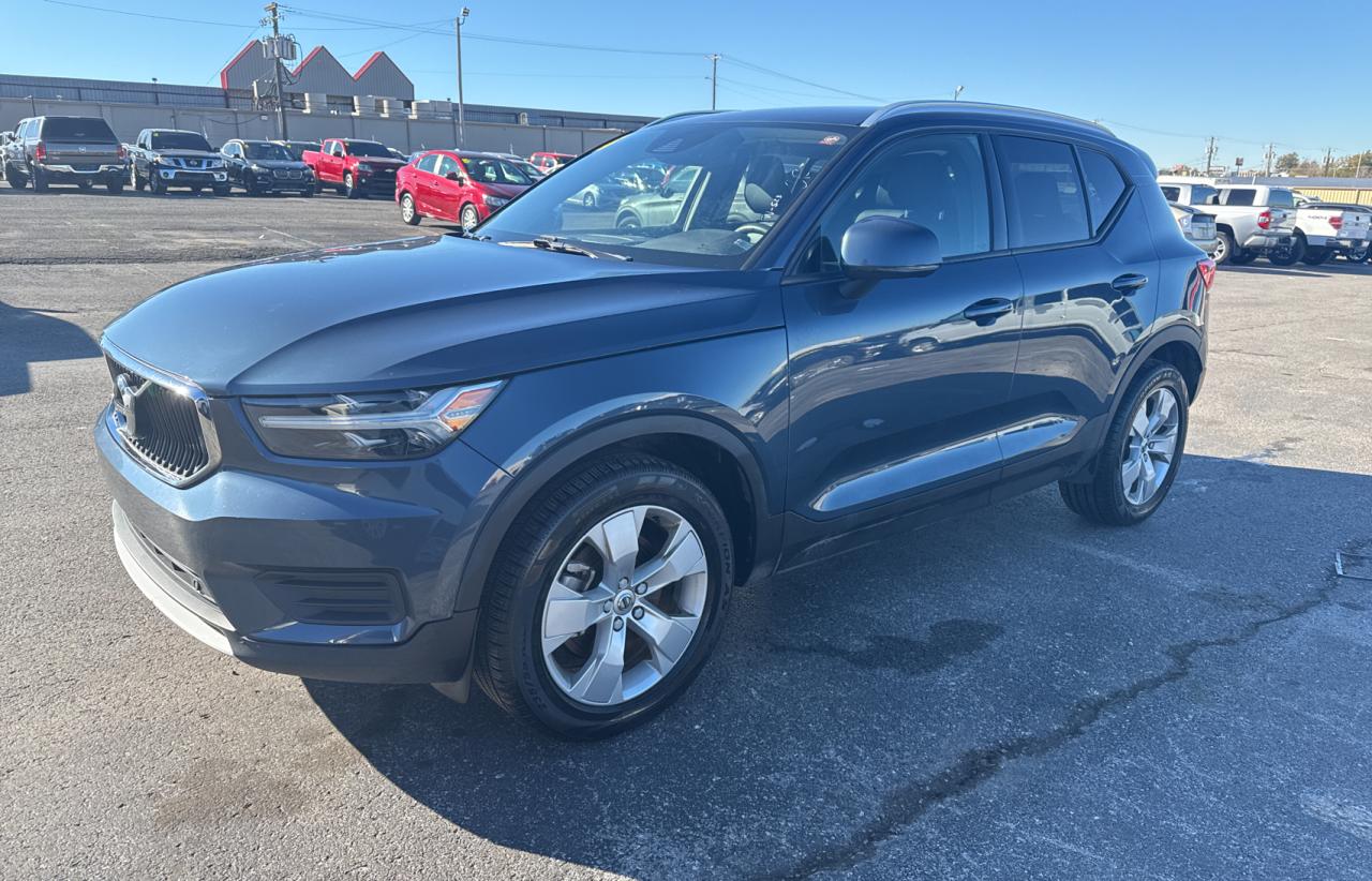 Lot #2996136394 2022 VOLVO XC40 T4 MO