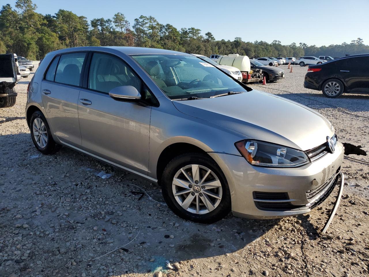 Lot #2974691239 2016 VOLKSWAGEN GOLF S/SE