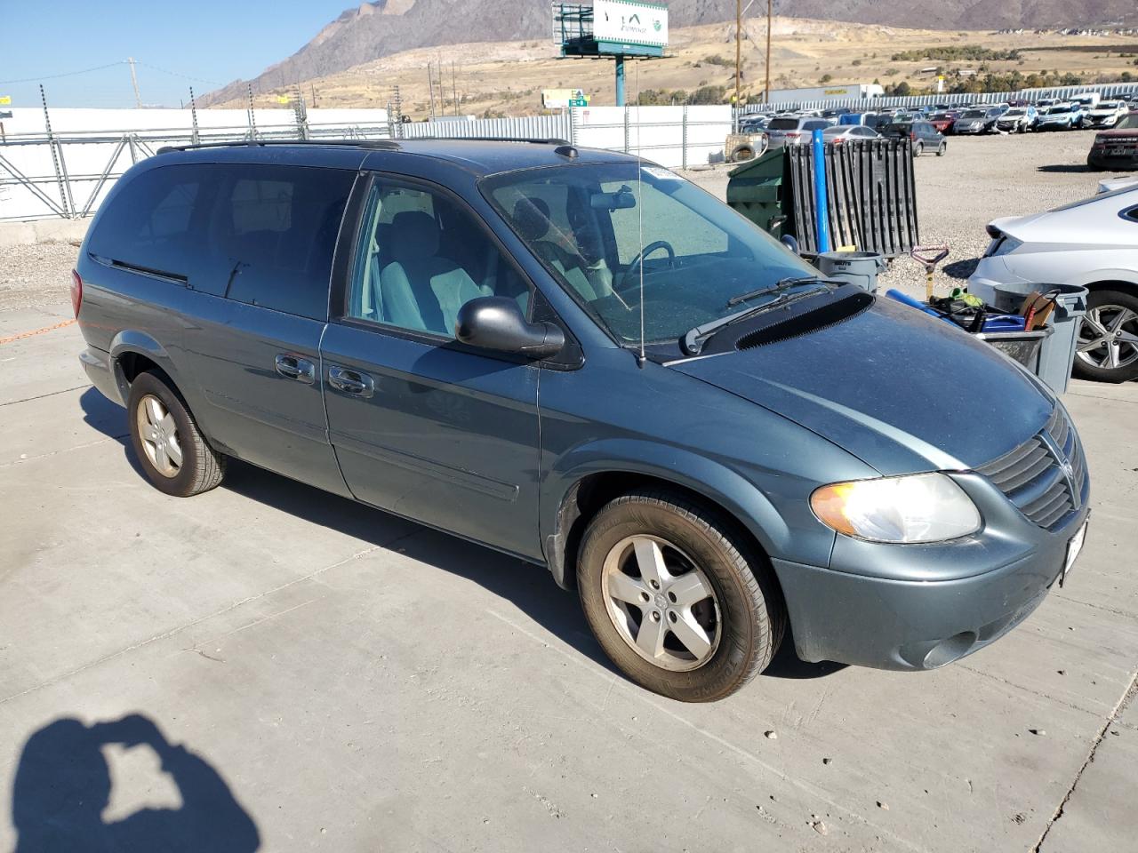 Lot #2974432452 2005 DODGE GRAND CARA