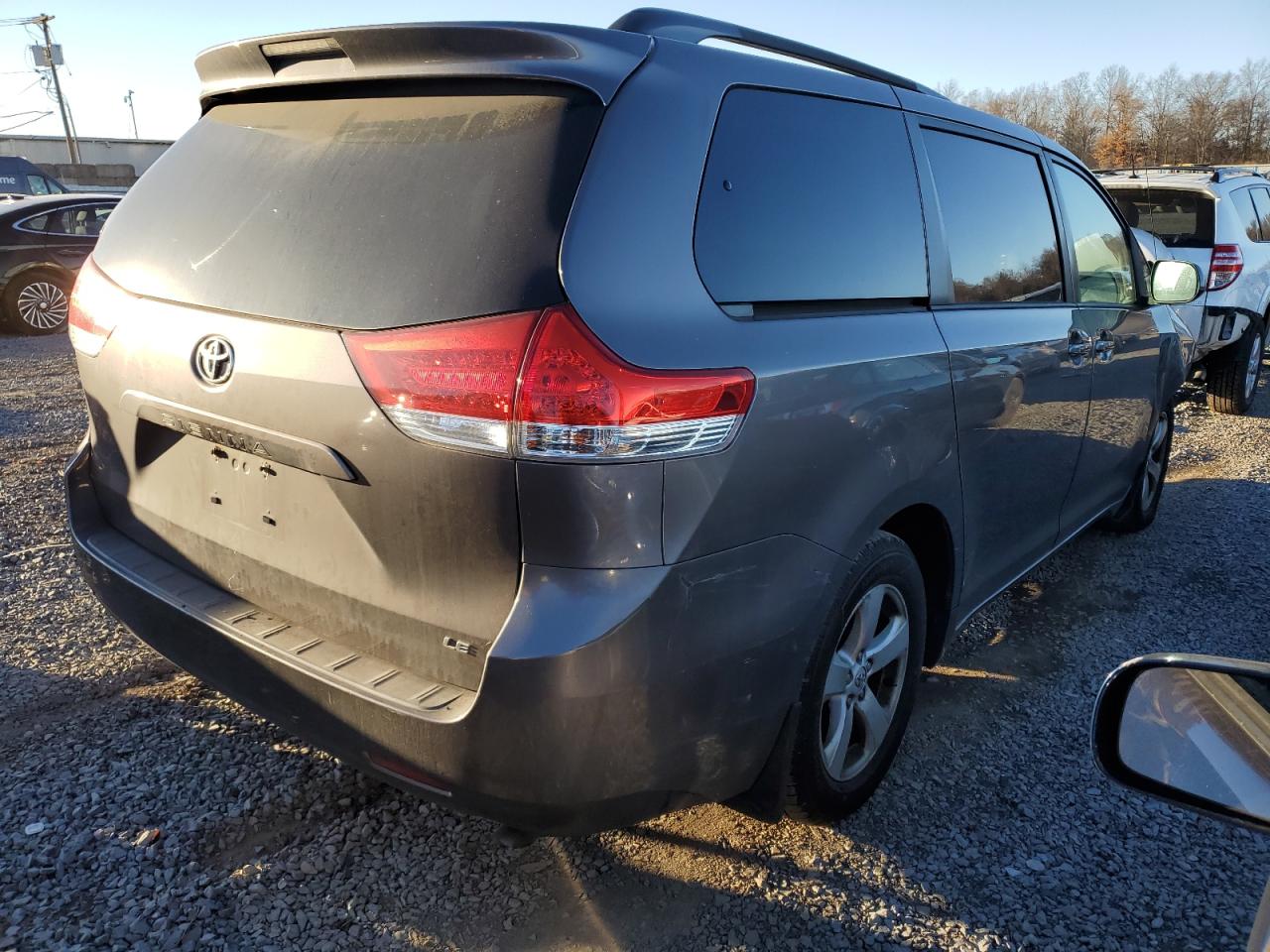 Lot #3033077996 2014 TOYOTA SIENNA LE