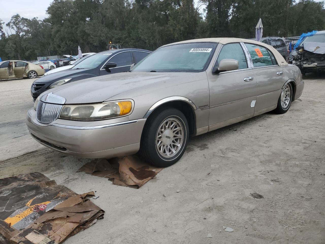 Lot #3049570711 1999 LINCOLN TOWN CAR S