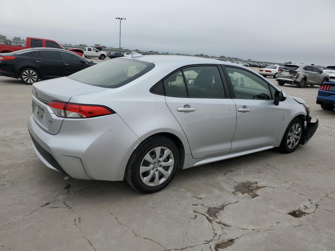 Lot #2994218330 2020 TOYOTA COROLLA LE