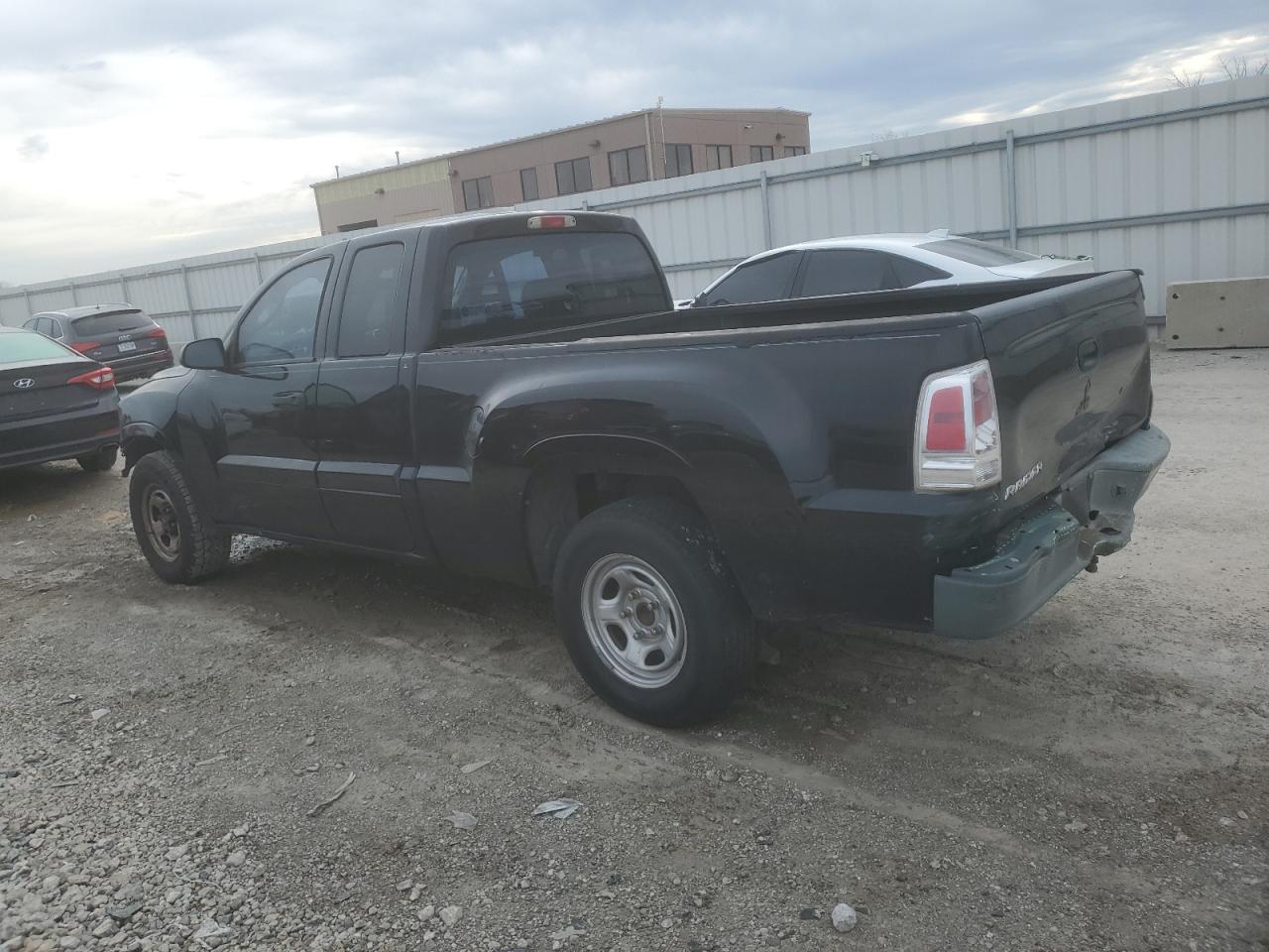 Lot #3004286659 2006 MITSUBISHI RAIDER LS