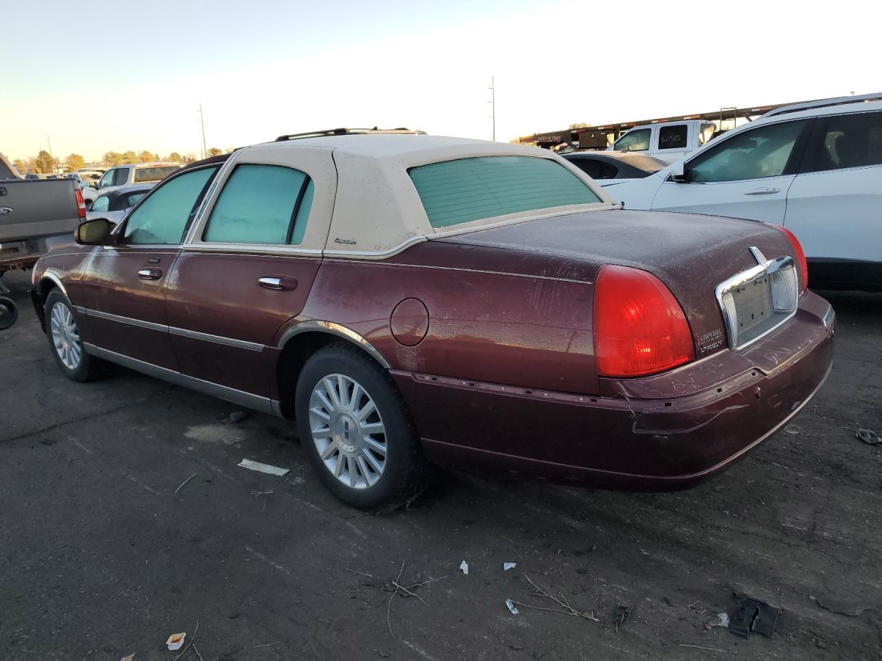 Lot #3026235274 2004 LINCOLN TOWN CAR E