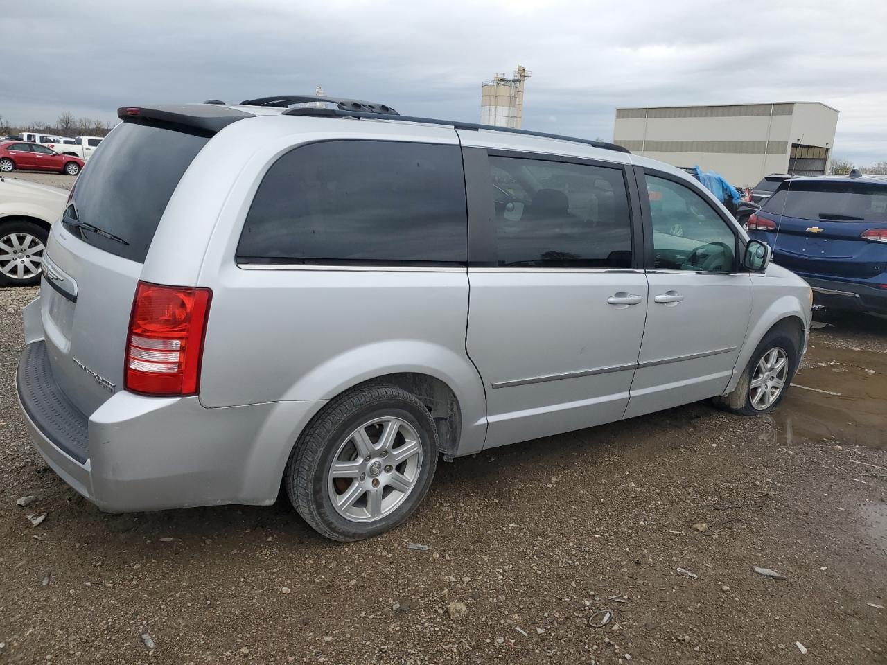 Lot #2954617810 2010 CHRYSLER TOWN & COU