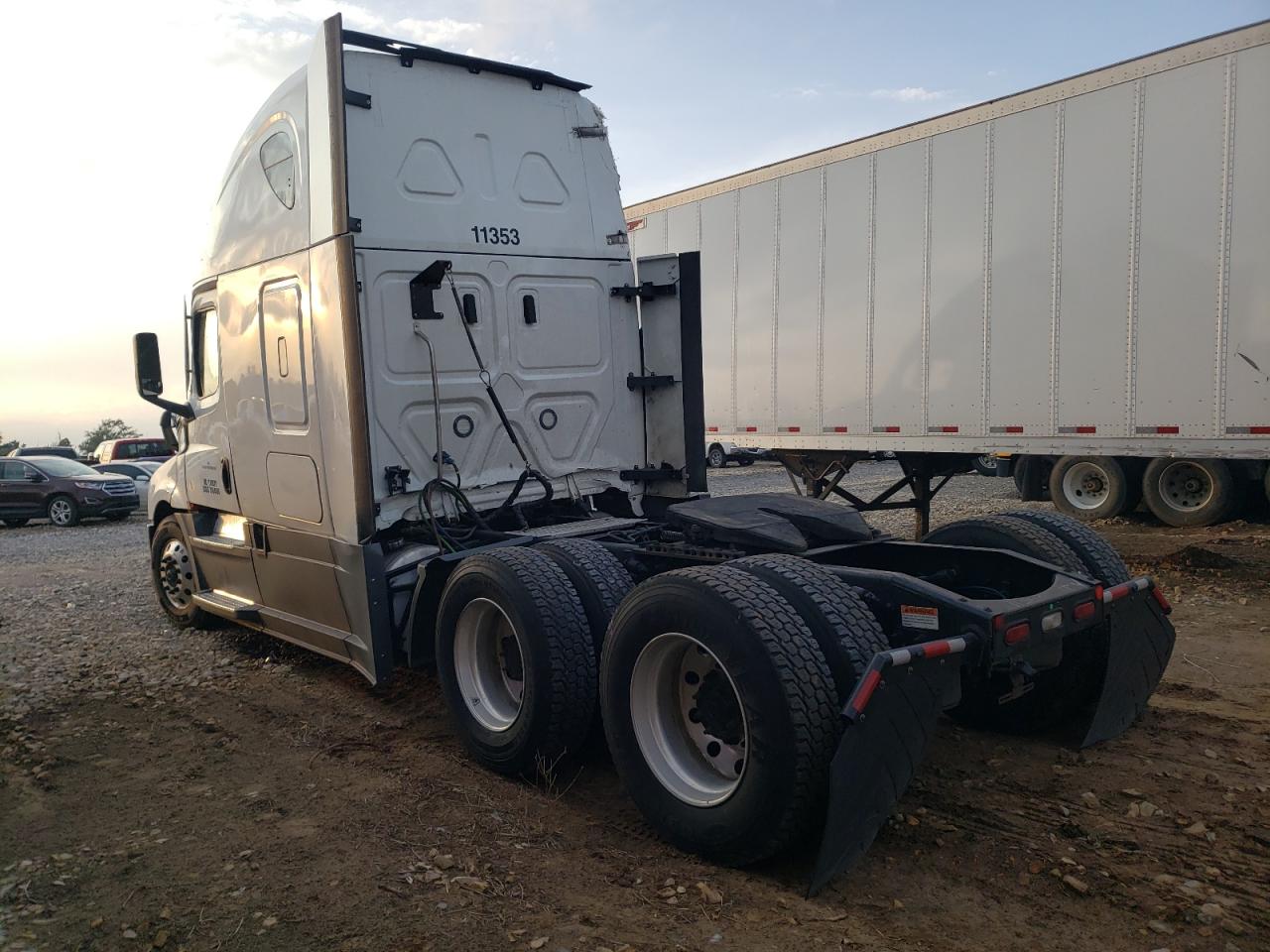 Lot #3024254849 2021 FREIGHTLINER CASCADIA 1