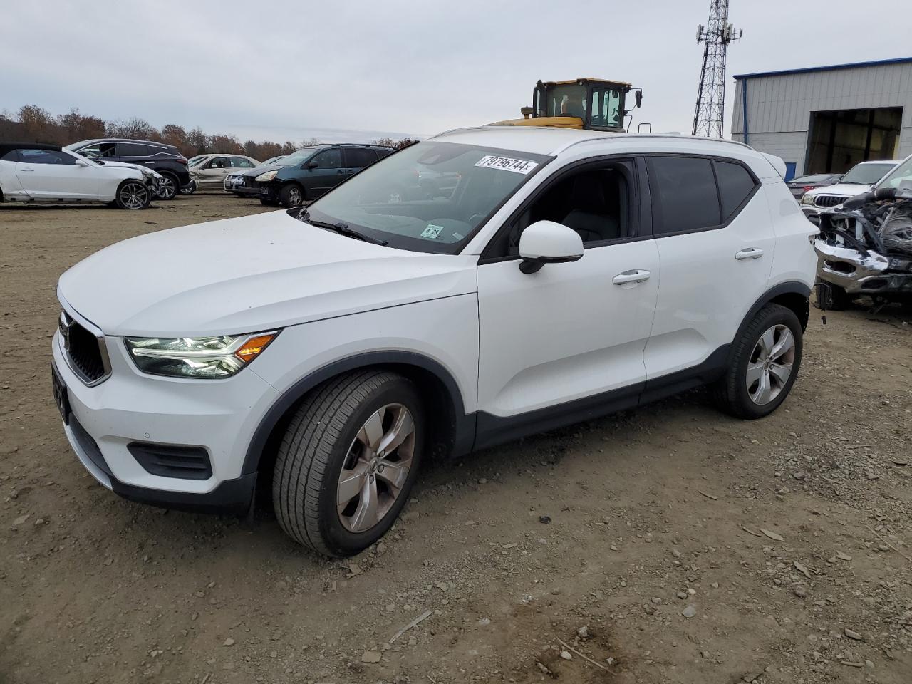 Lot #2979421633 2020 VOLVO XC40 T5 MO