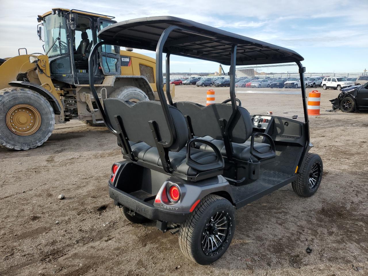 Lot #3008785124 2024 EZGO GOLF CART