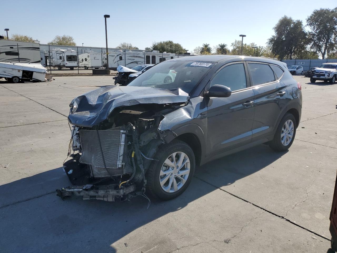  Salvage Hyundai TUCSON