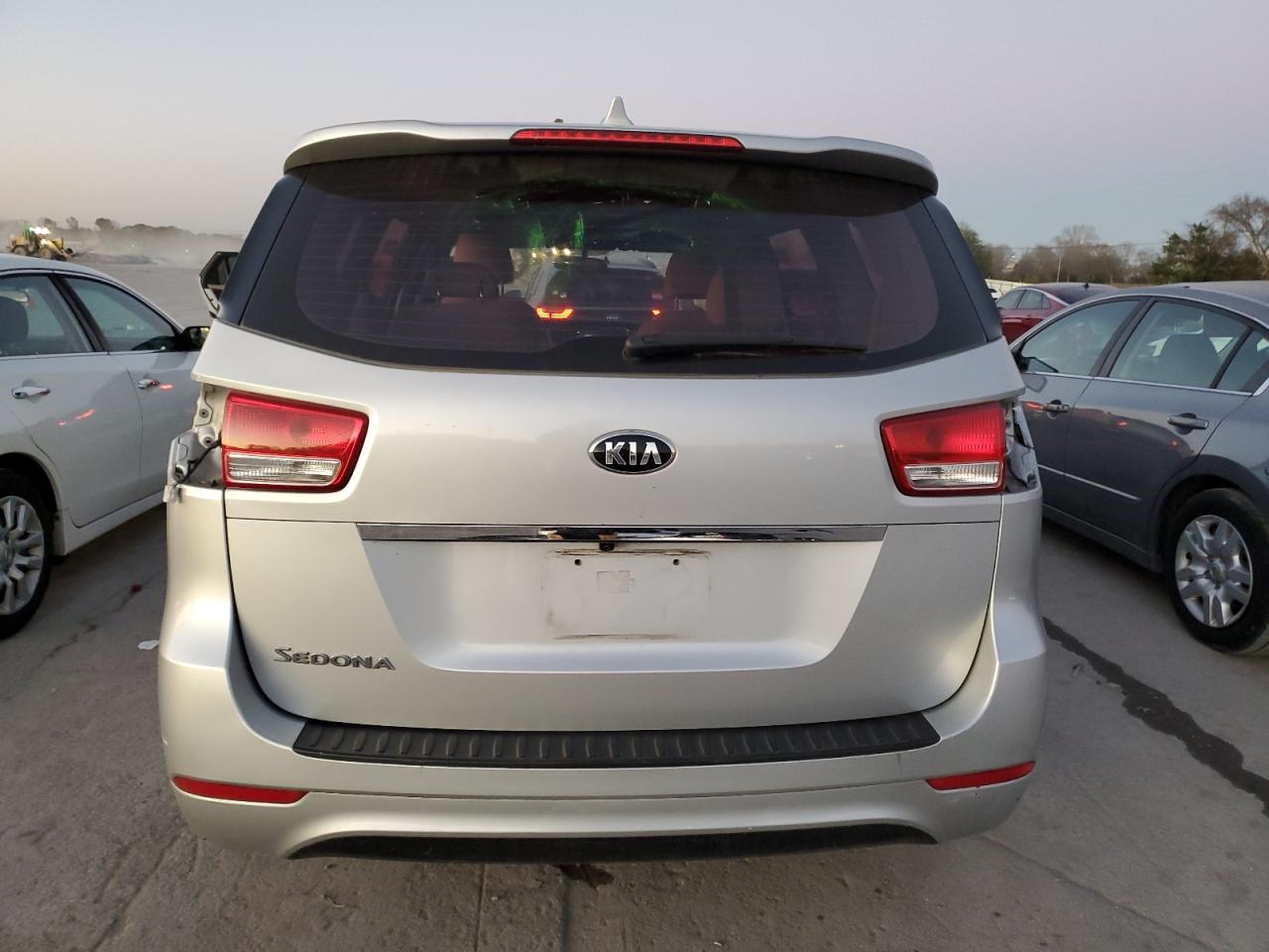 Lot #3042019203 2018 KIA SEDONA L