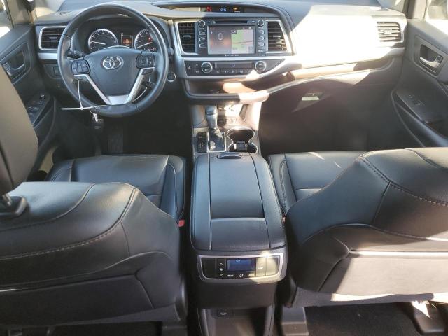 VIN 5TDJZRFH2KS617668 2019 Toyota Highlander, SE no.8