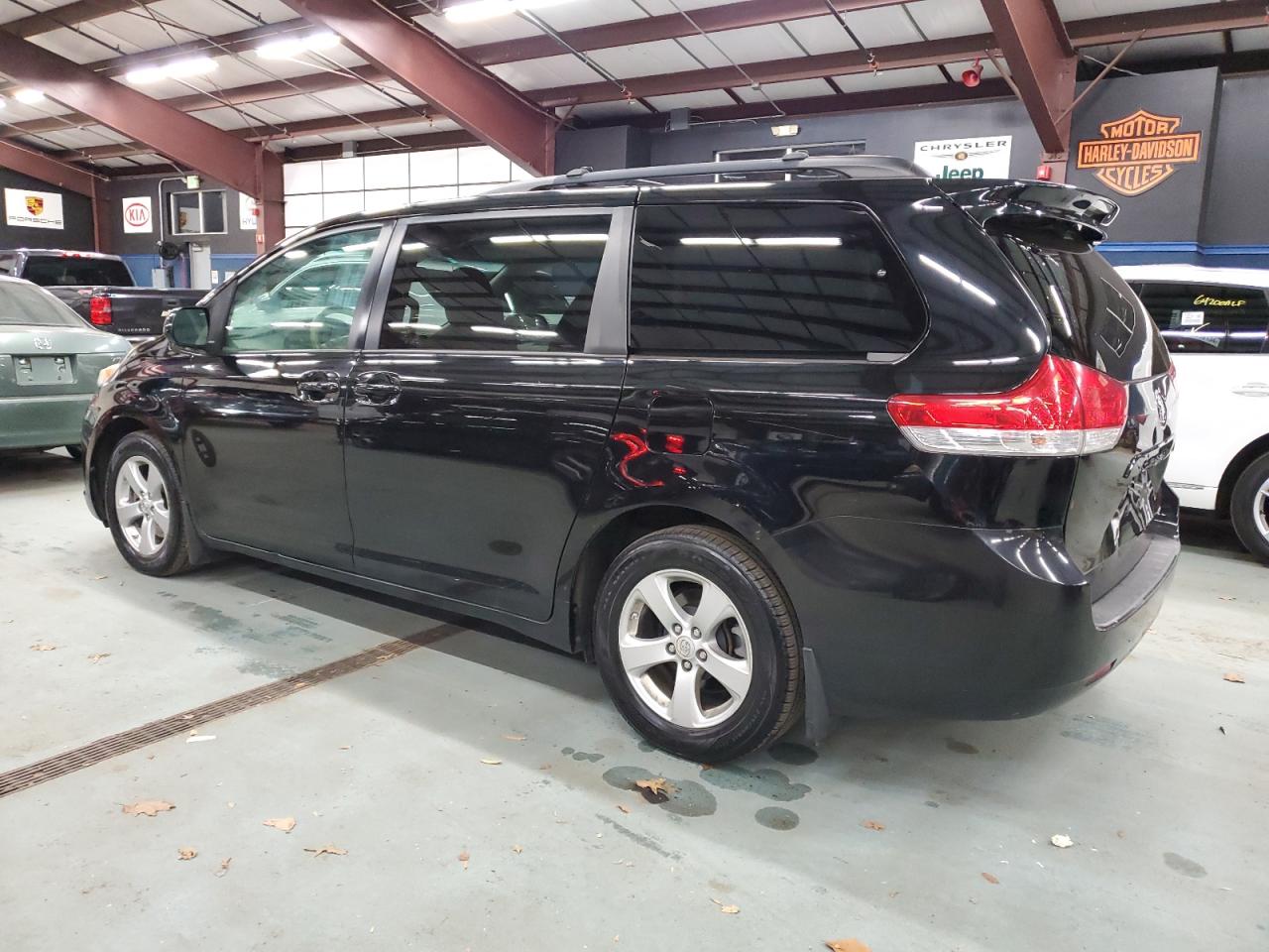 Lot #2991764530 2011 TOYOTA SIENNA LE