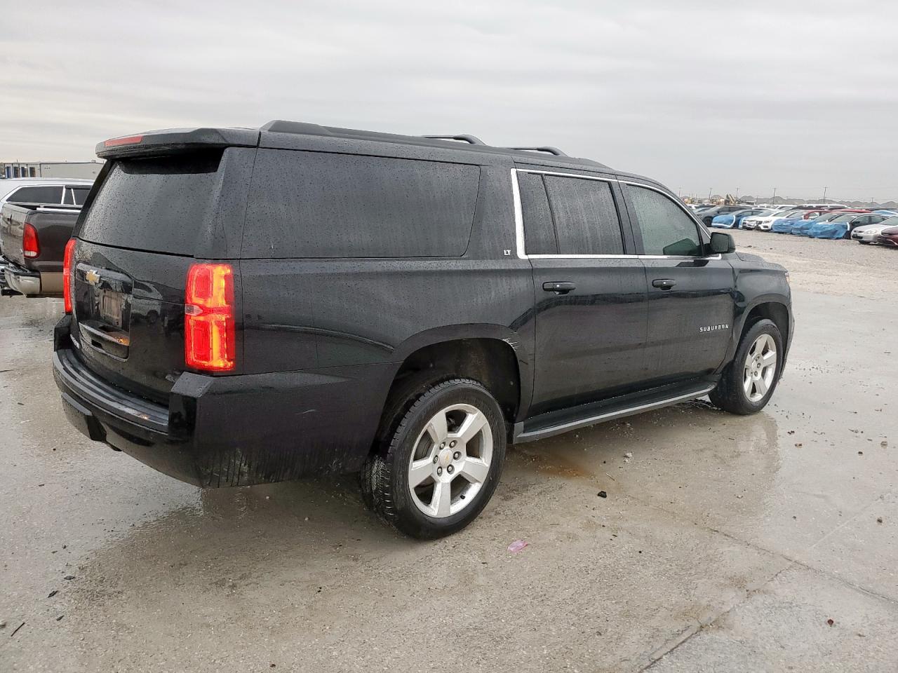 CHEVROLET SUBURBAN C1500 LT