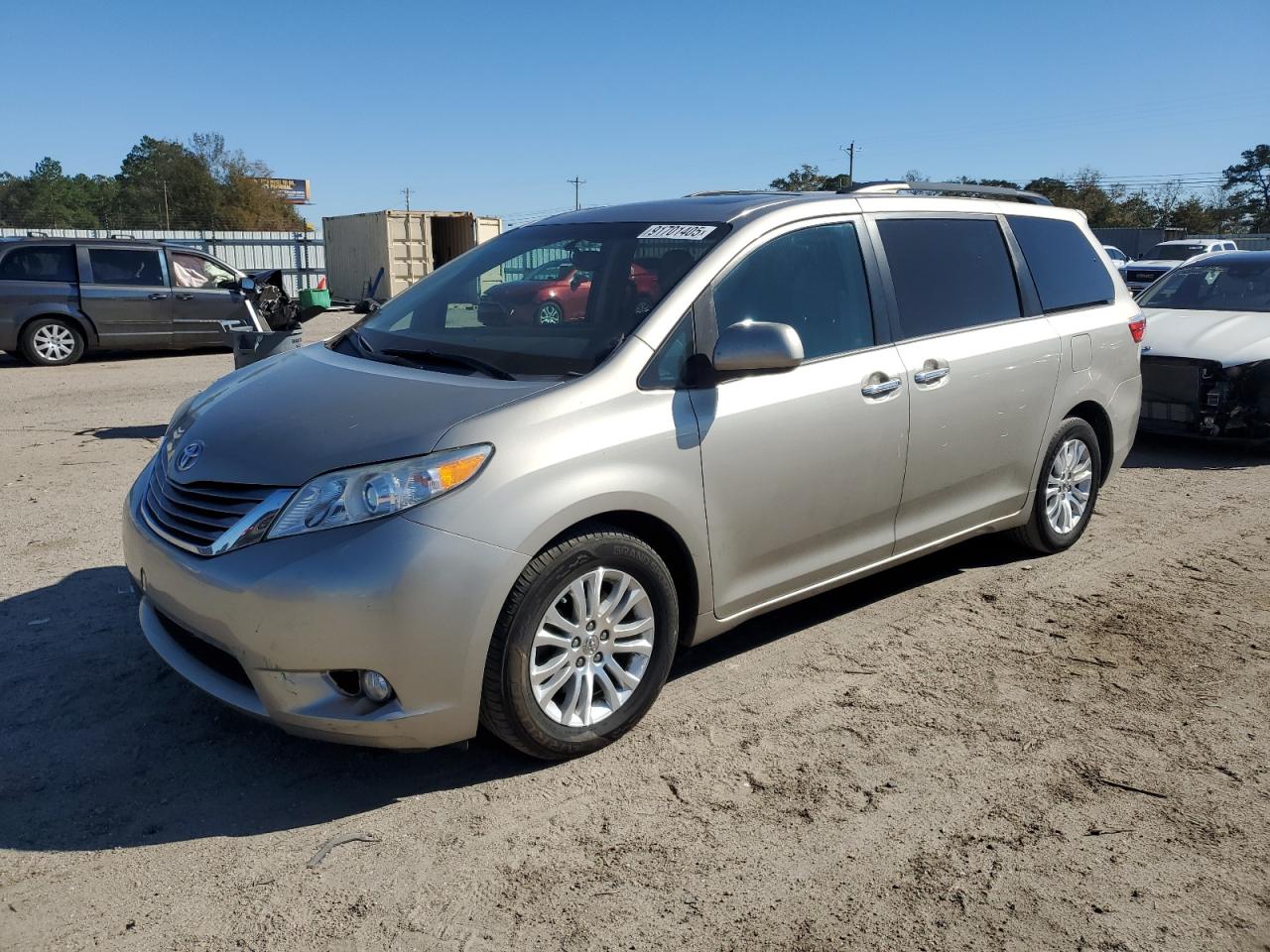 TOYOTA SIENNA XLE