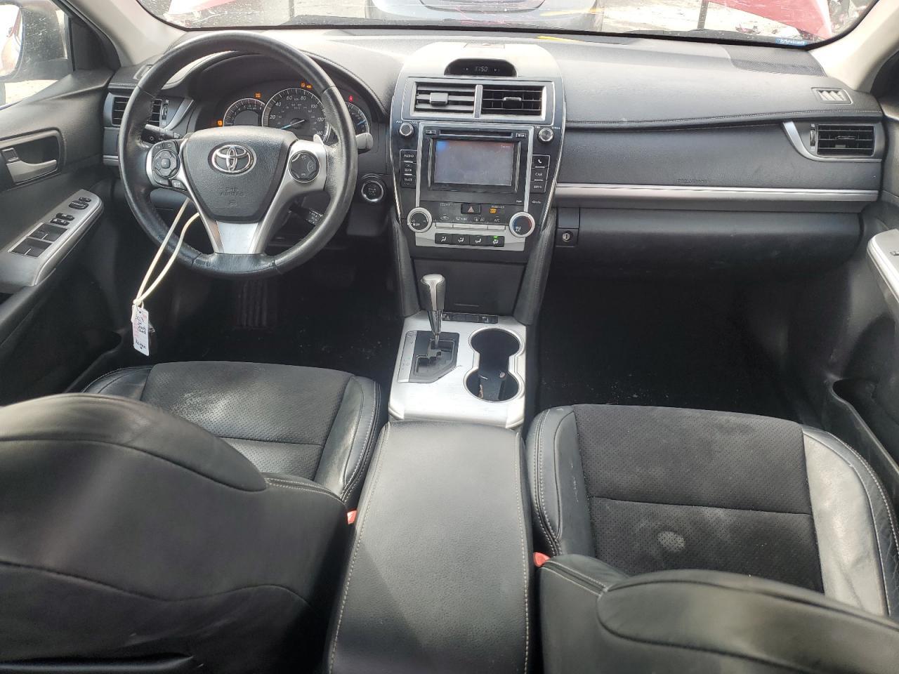 TOYOTA CAMRY BASE