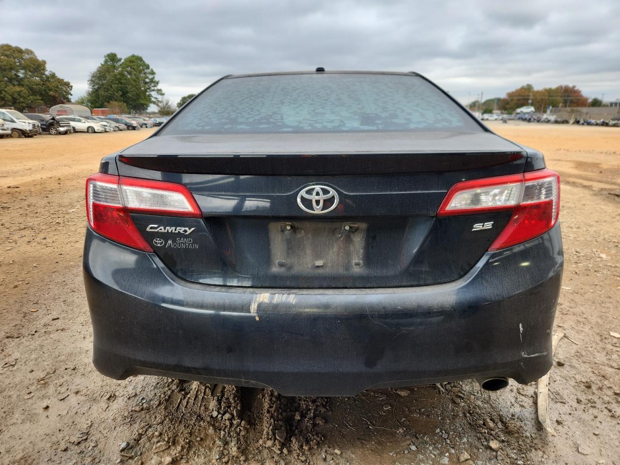 TOYOTA CAMRY BASE