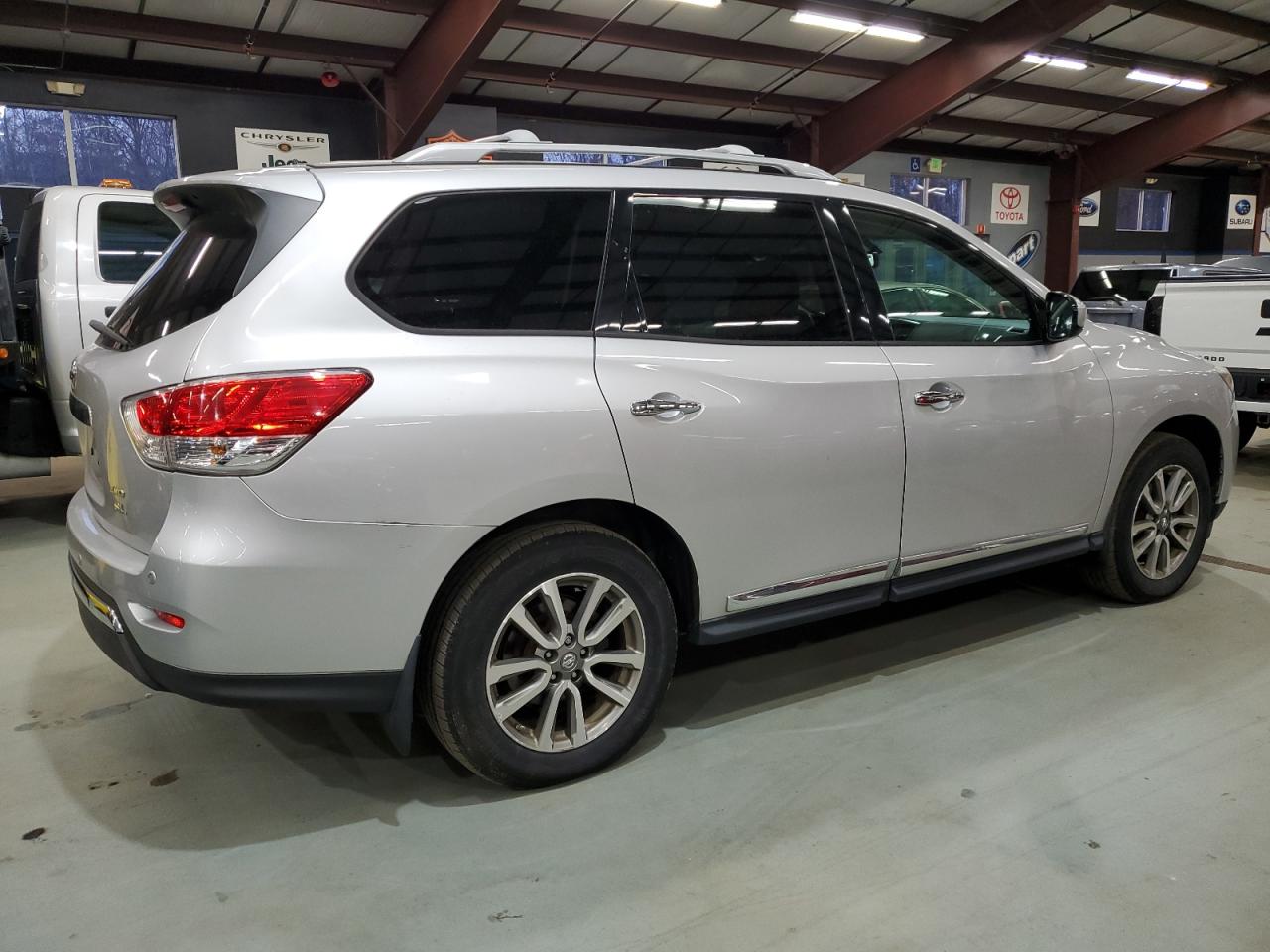 NISSAN PATHFINDER S