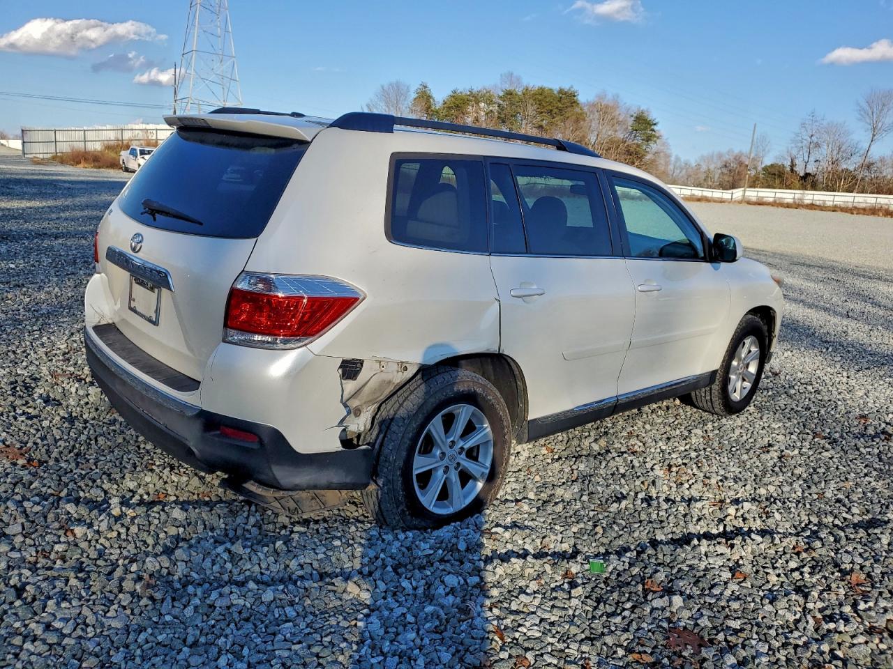 TOYOTA HIGHLANDER BASE