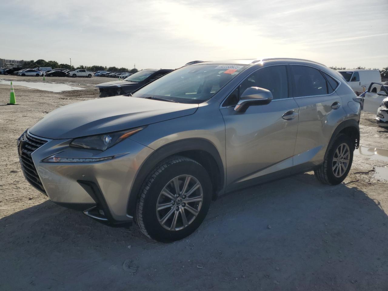 LEXUS NX 300 BASE