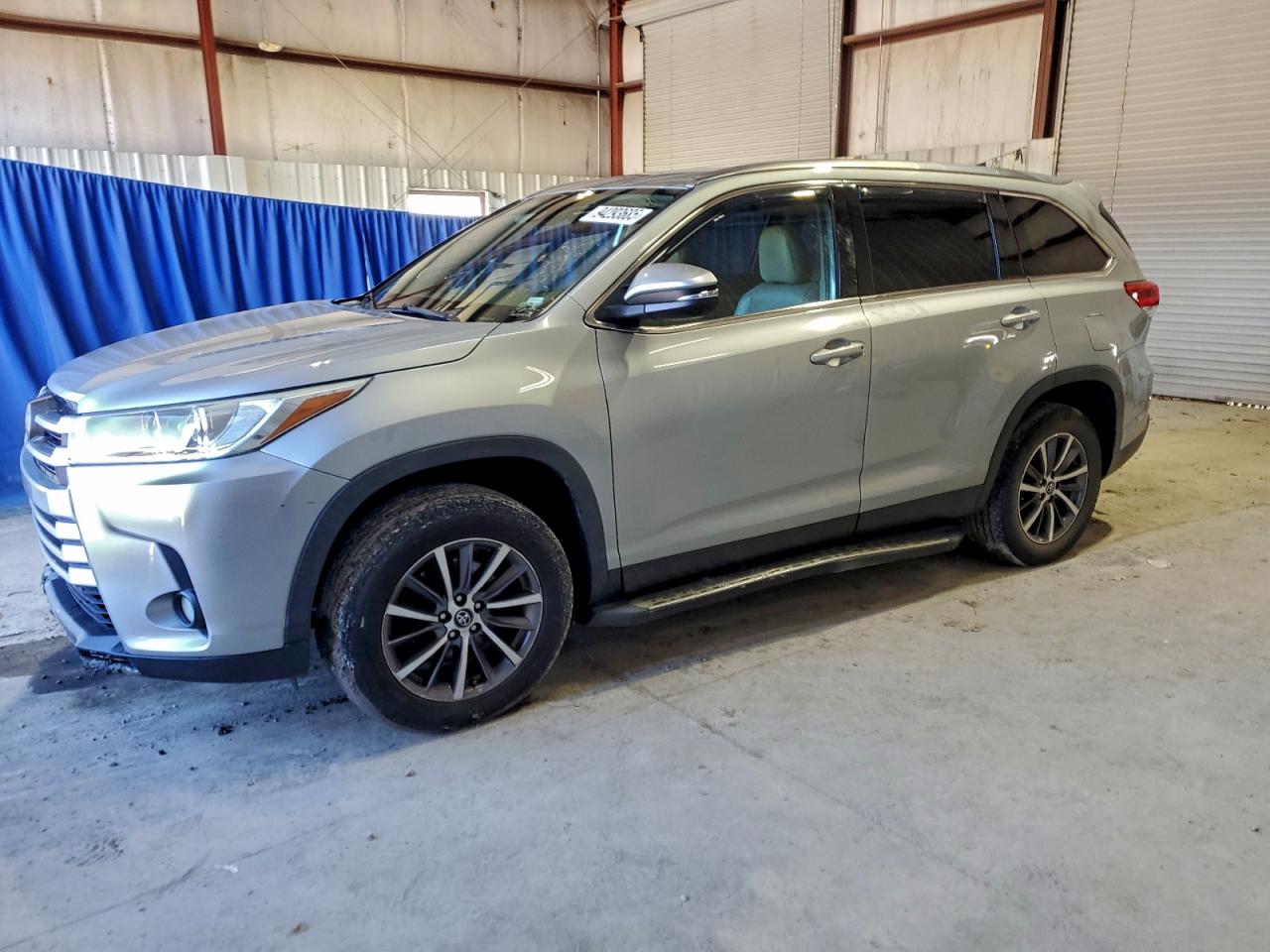 TOYOTA HIGHLANDER SE