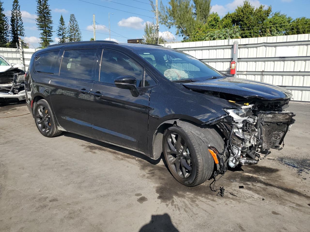 Lot #3302853914 2025 CHRYSLER PACIFICA L