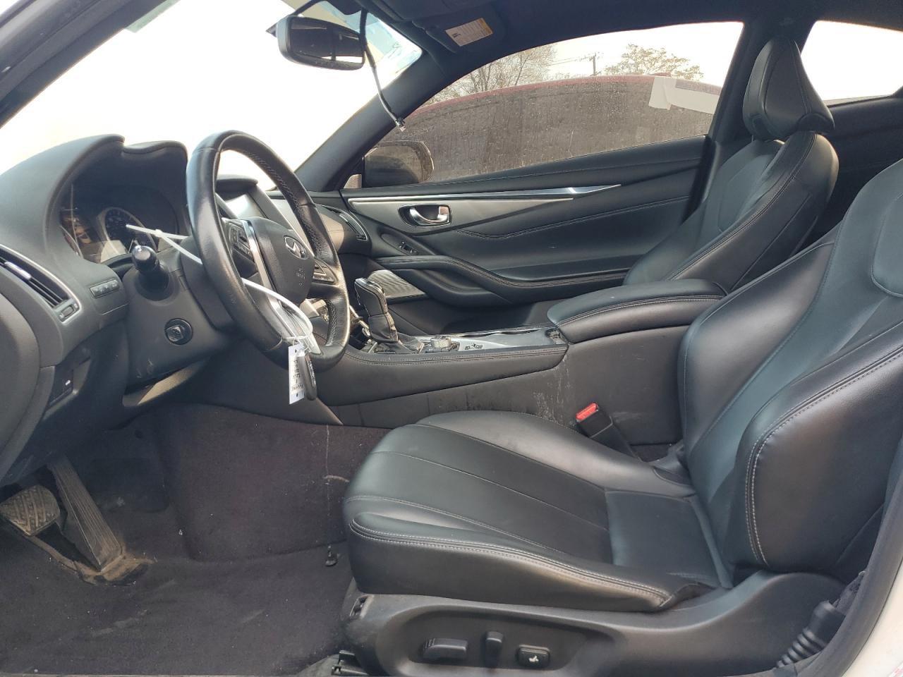 INFINITI Q60 LUXE 300