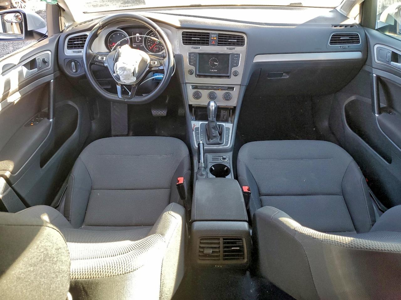 VOLKSWAGEN GOLF SPORTSVAN S