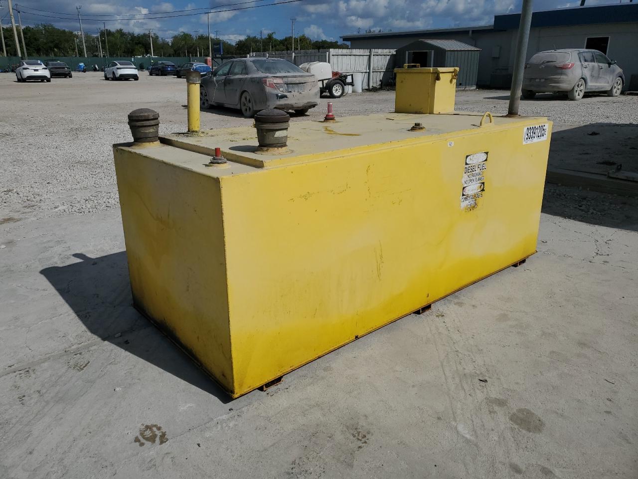 Lot #3293324473 2000 FUEL TANK