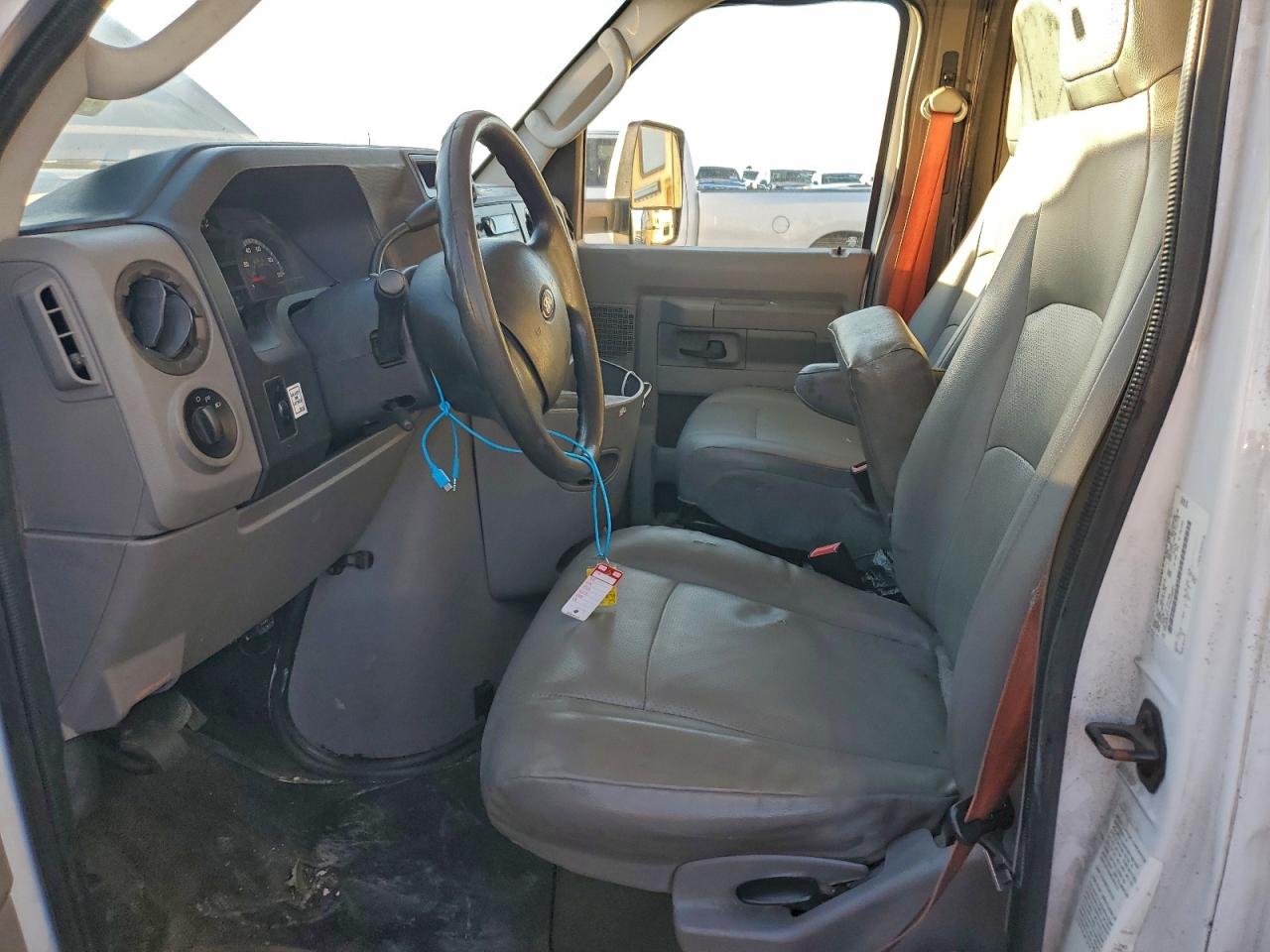 FORD ECONOLINE E350 SUPER DUTY CUTAWAY VAN