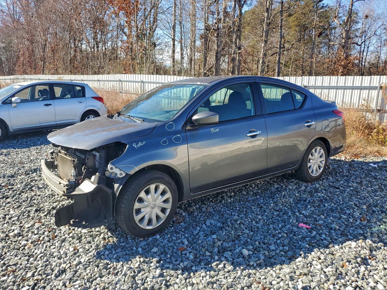 Lot #3298118129 2019 NISSAN VERSA S