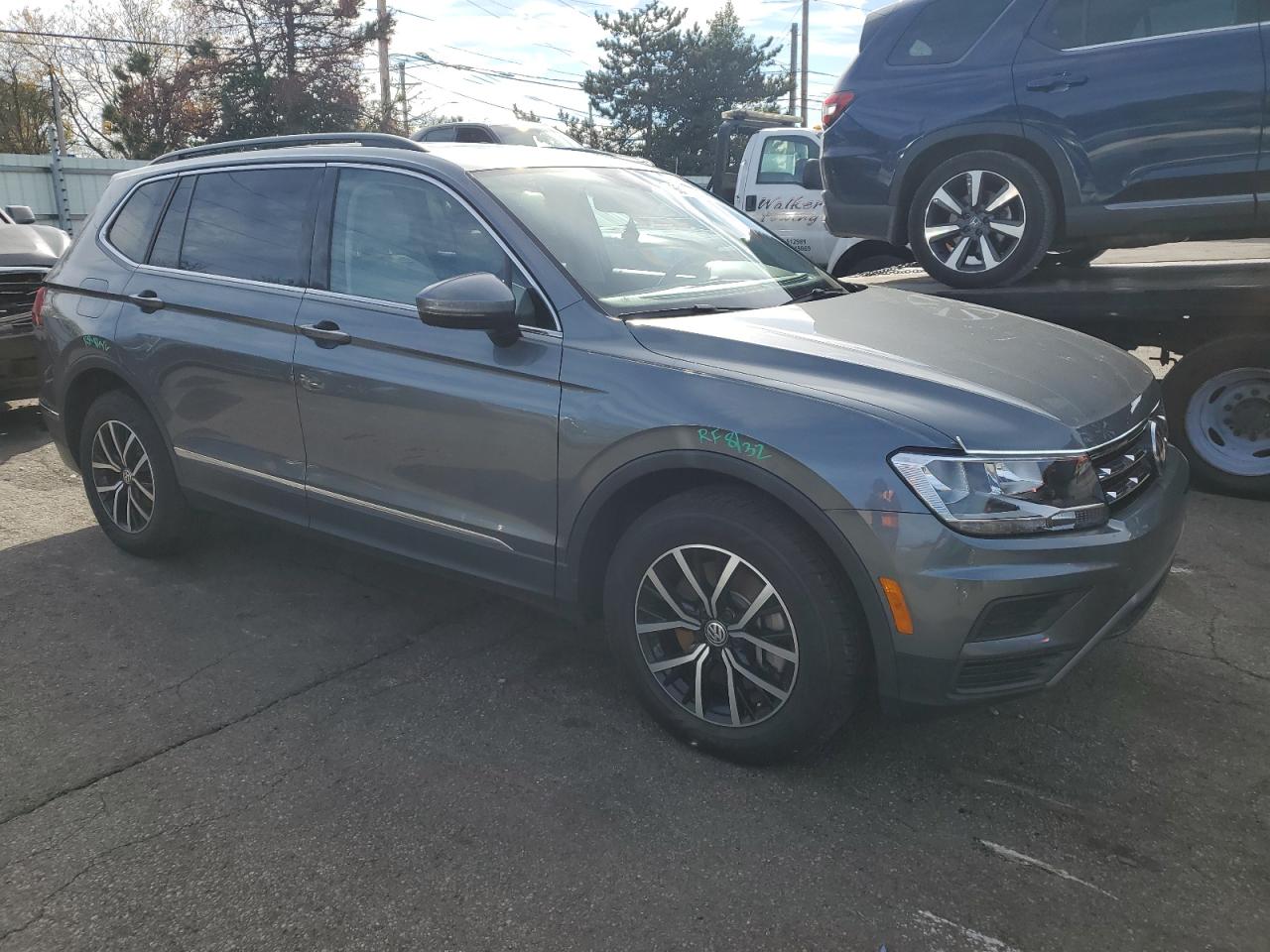 VOLKSWAGEN TIGUAN SE