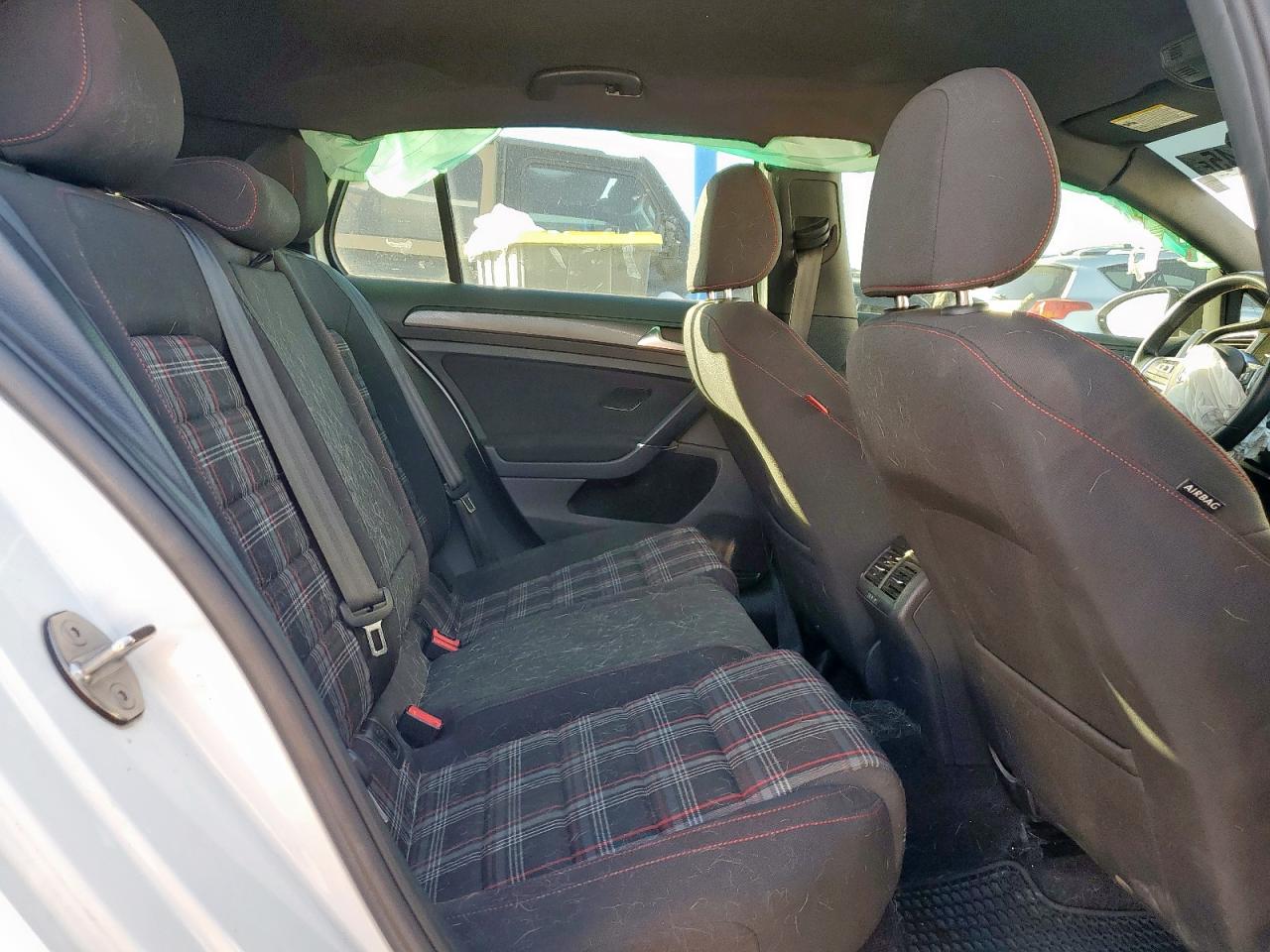 VOLKSWAGEN GOLF GTI S