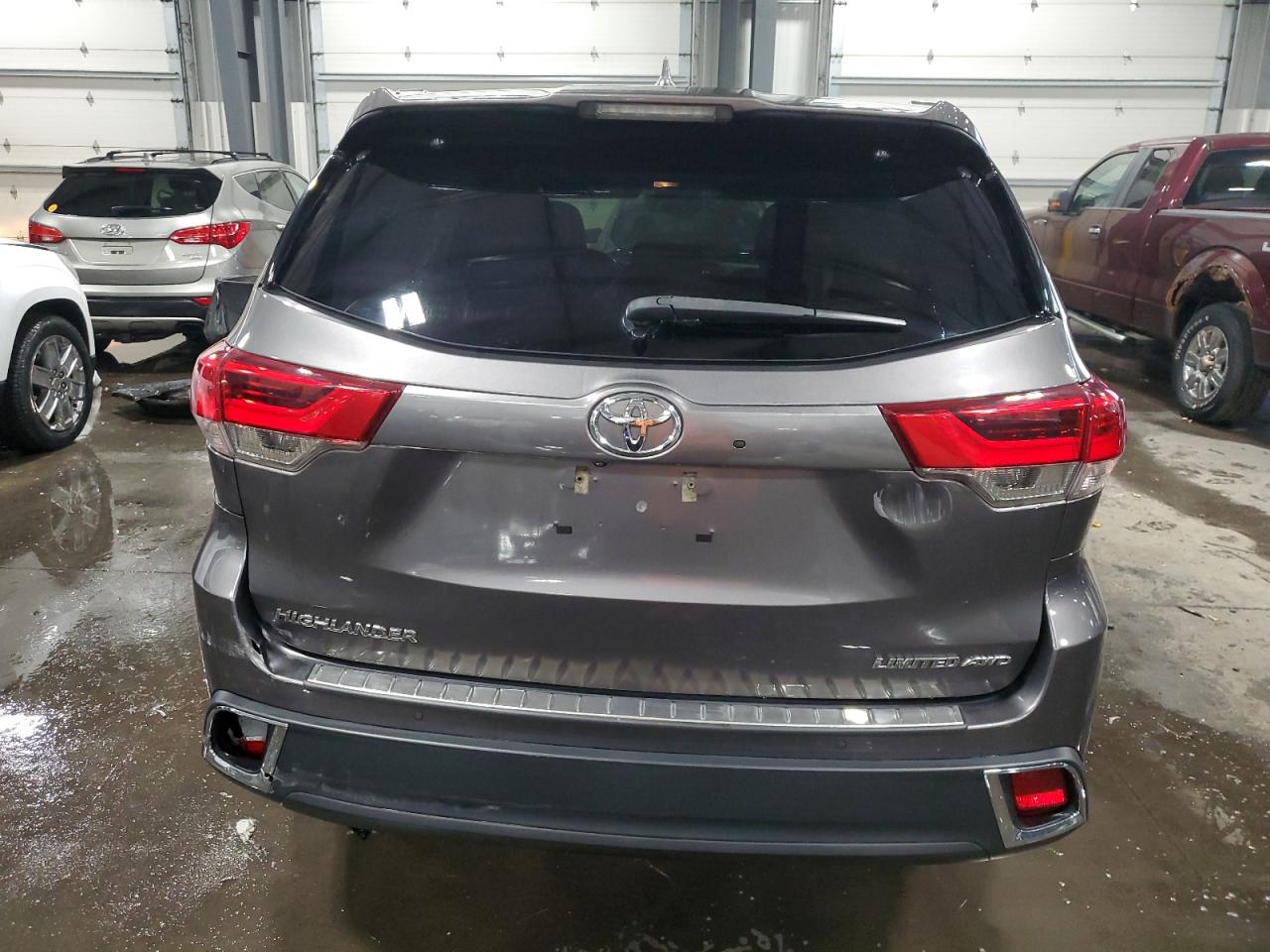 TOYOTA HIGHLANDER LIMITED