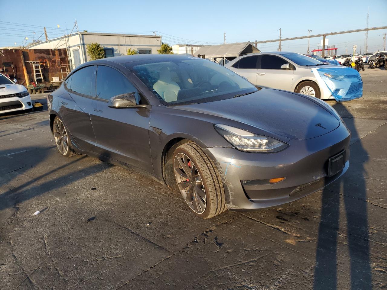 TESLA MODEL 3