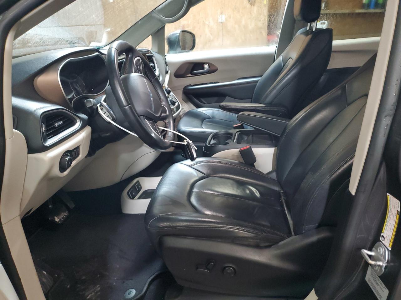 CHRYSLER PACIFICA TOURING L