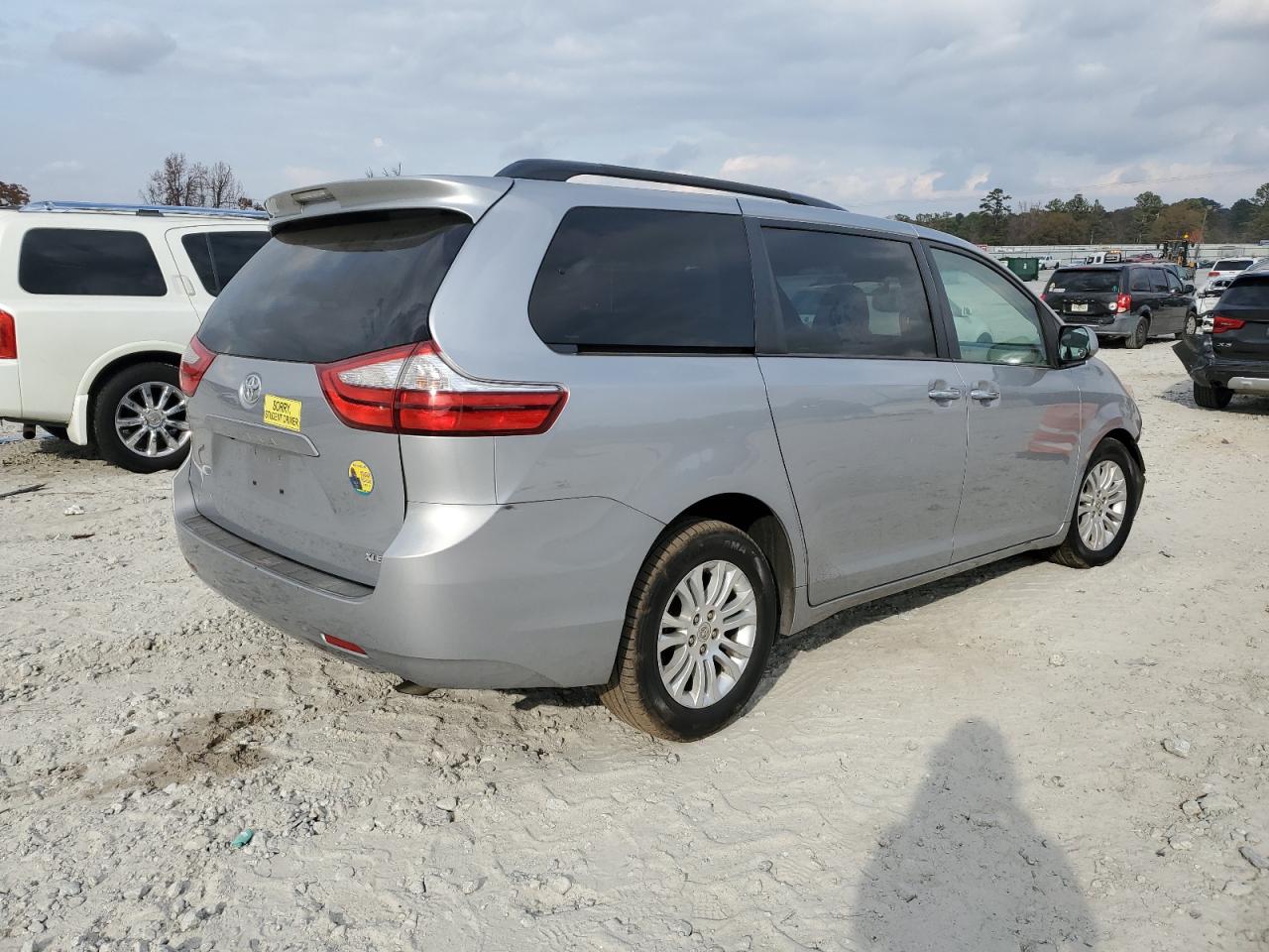 TOYOTA SIENNA XLE