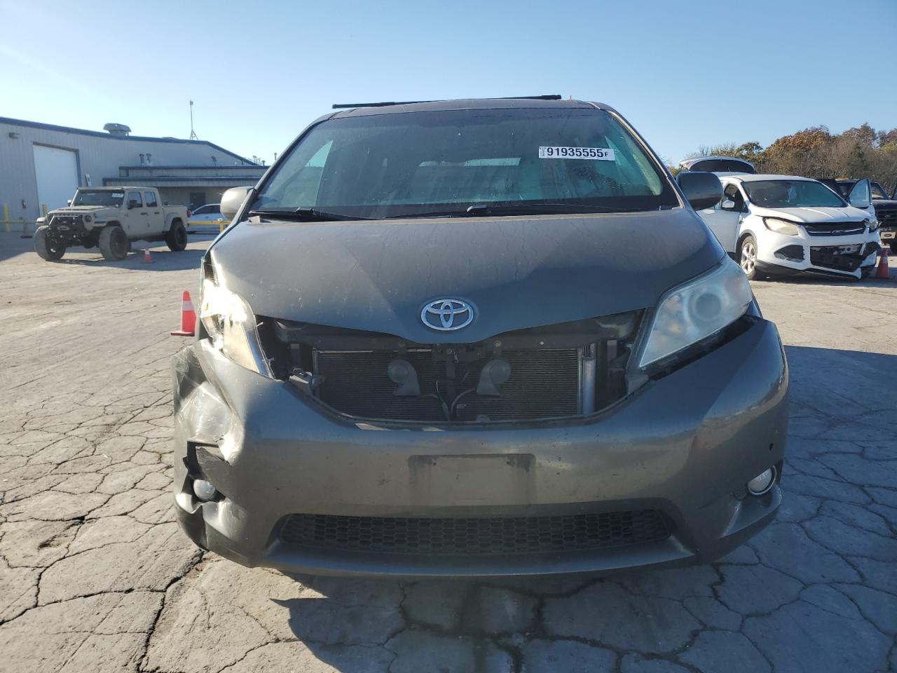 TOYOTA SIENNA XLE