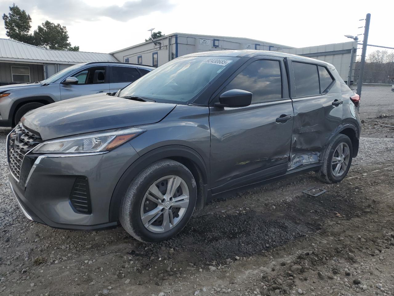 NISSAN KICKS S
