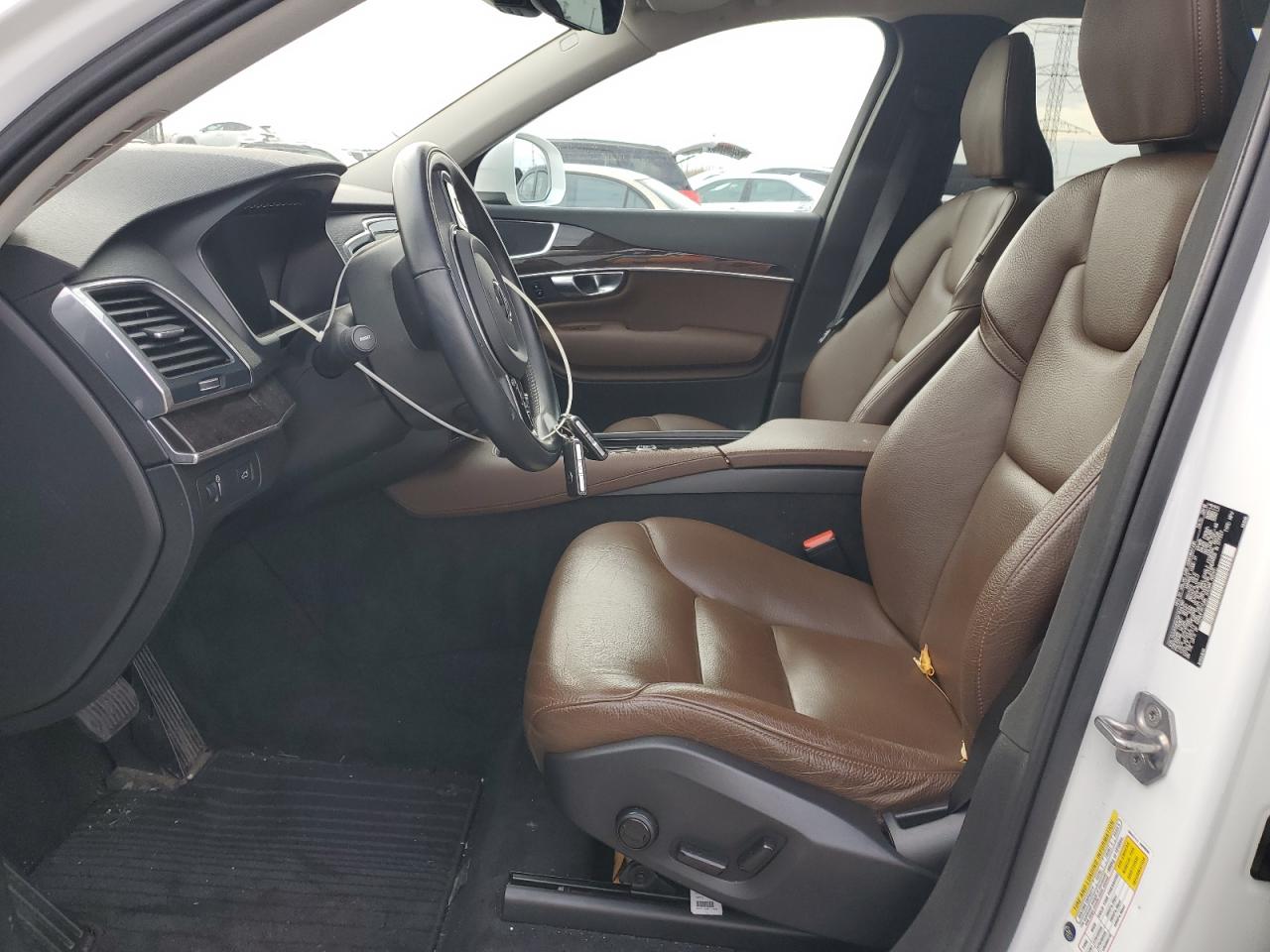 VOLVO XC90 T6 MOMENTUM