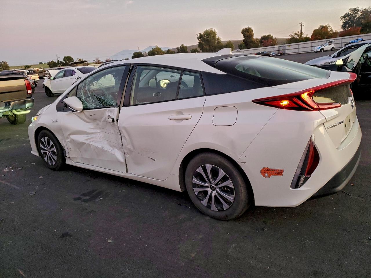 TOYOTA PRIUS PRIME LE