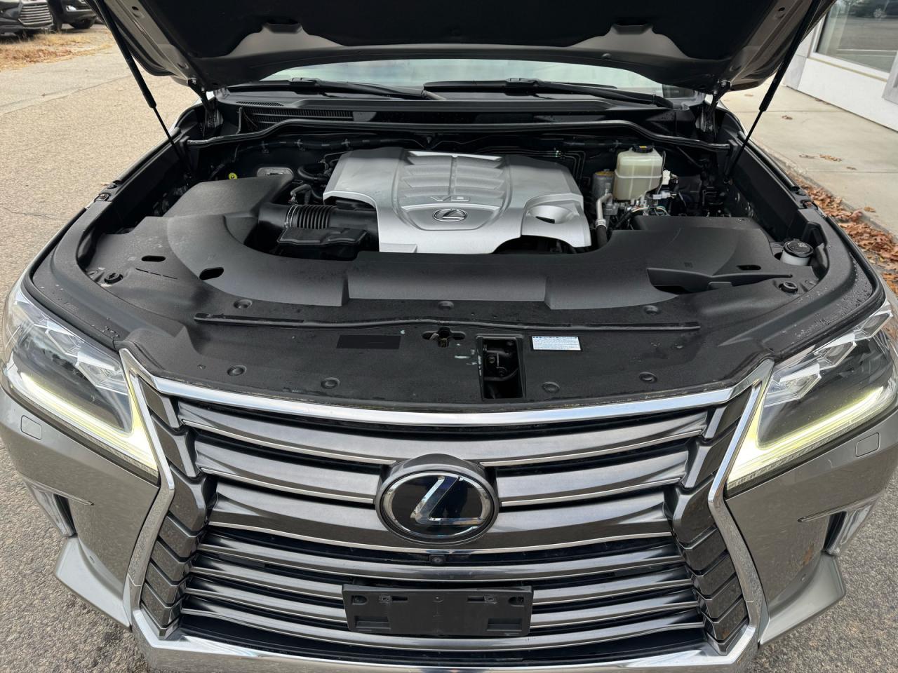 LEXUS LX 570