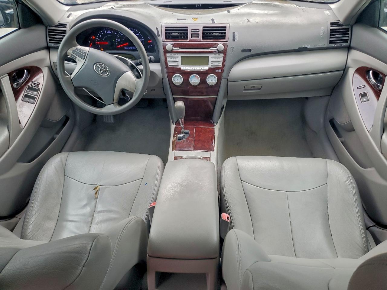 TOYOTA CAMRY BASE