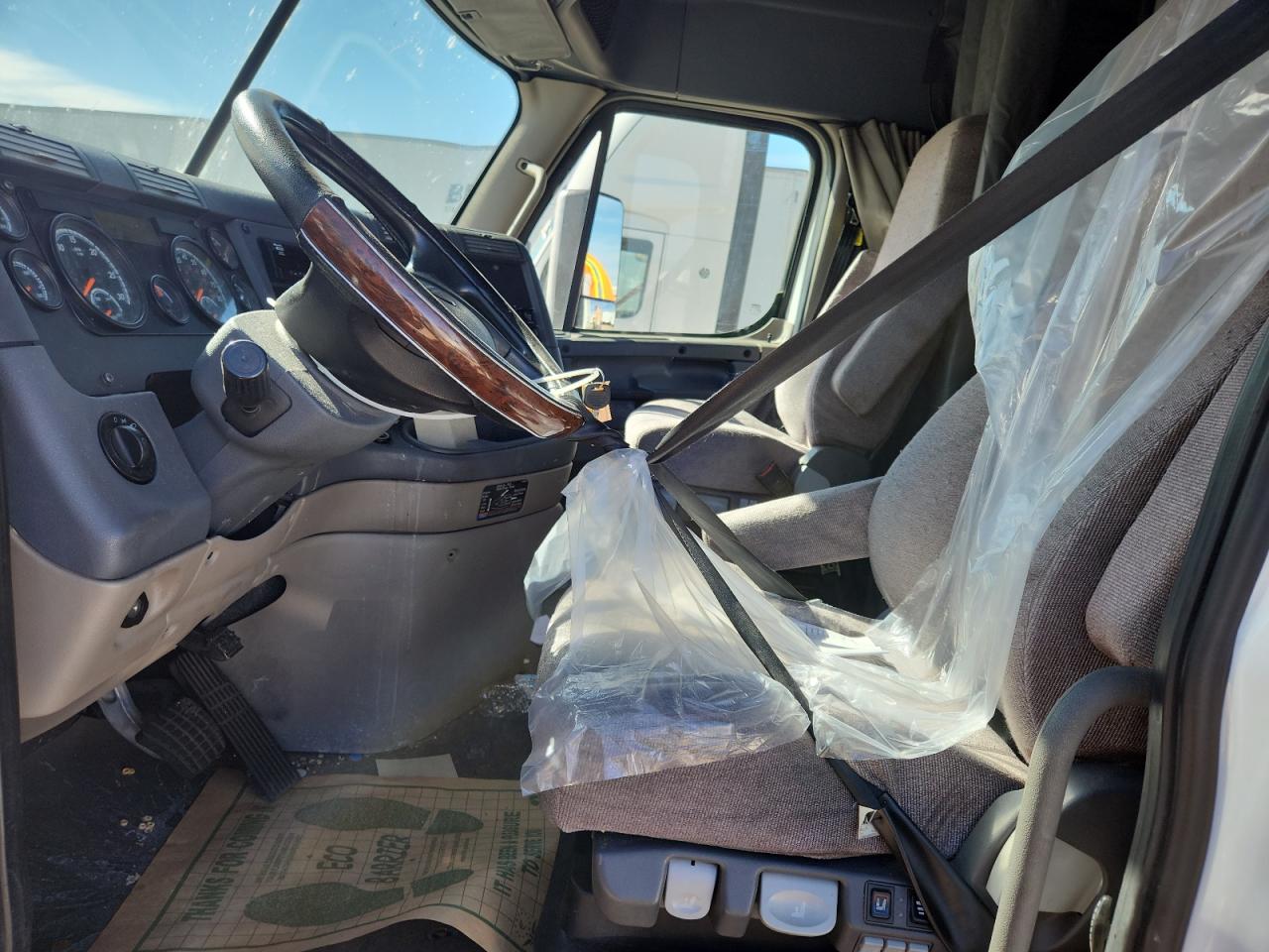 Lot #3278595965 2019 FREIGHTLINER CASCADIA 1