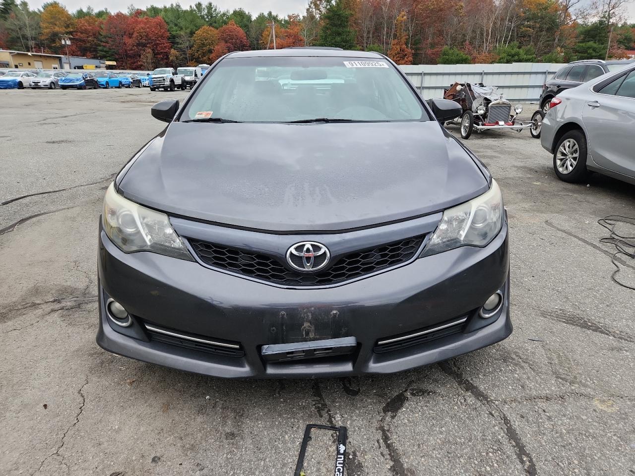 TOYOTA CAMRY BASE