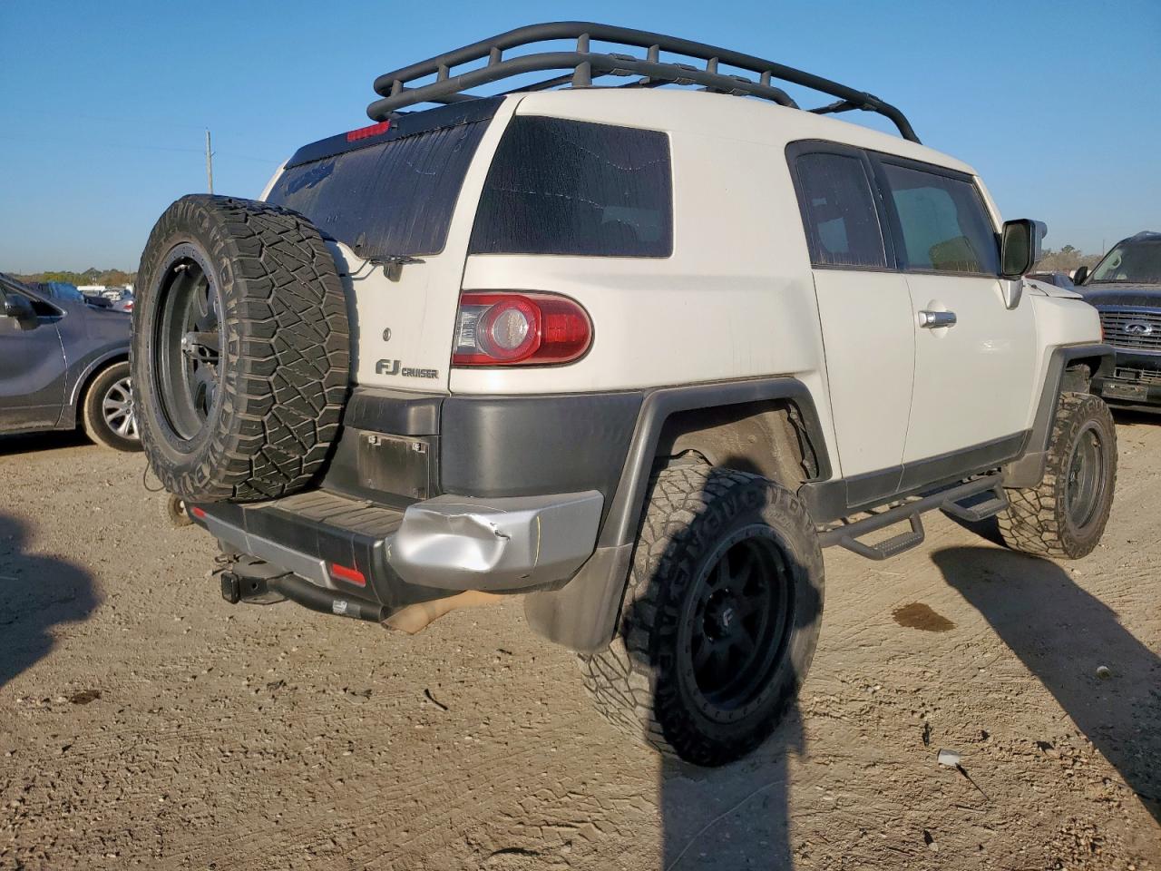 TOYOTA FJ CRUISER