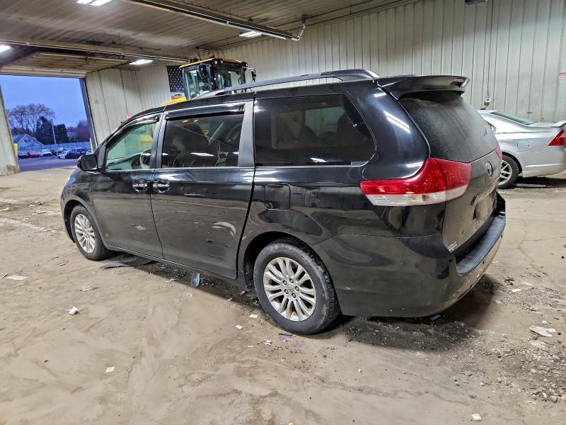 2014 TOYOTA SIENNA XLE #3298159279