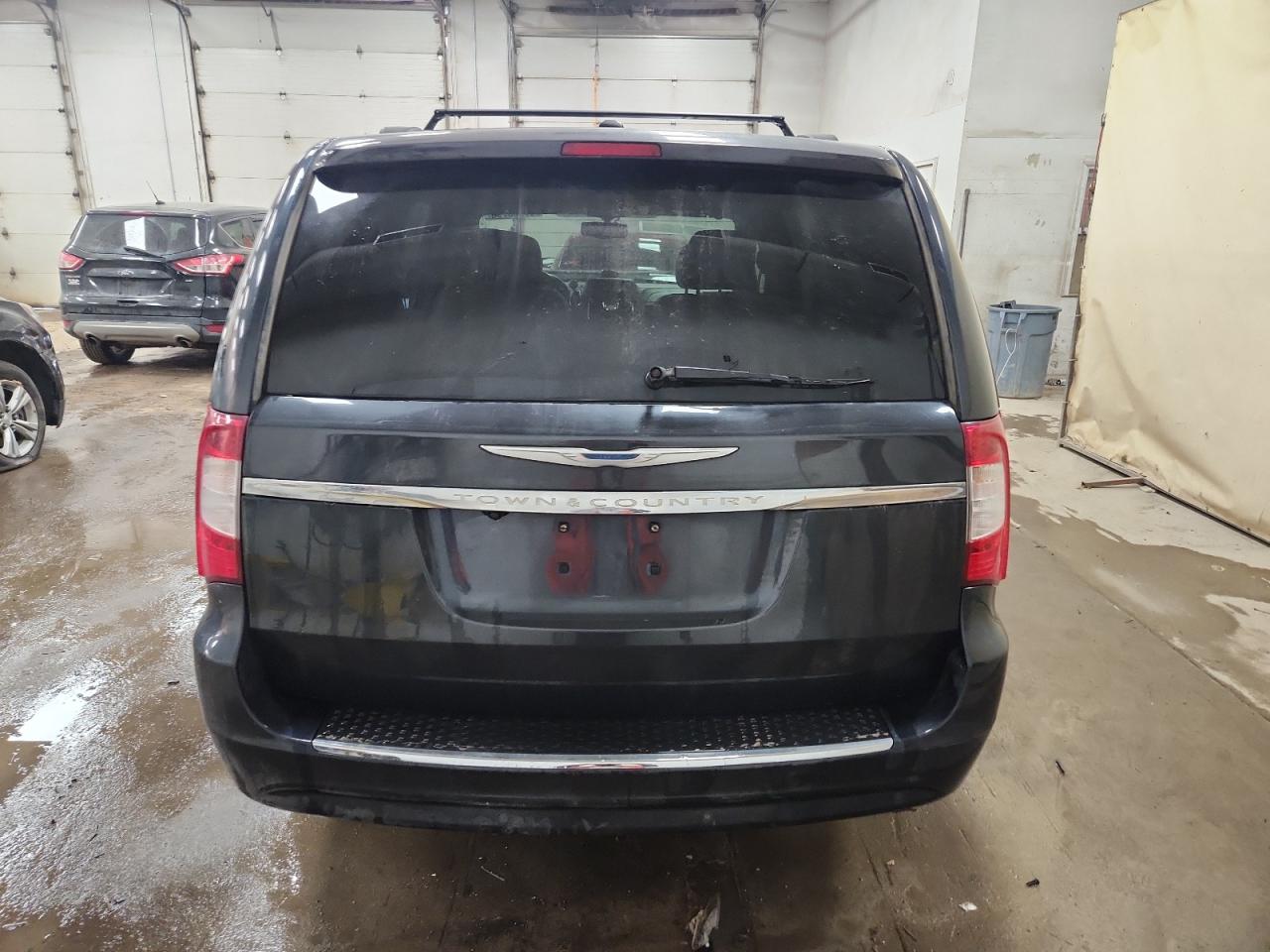 CHRYSLER TOWN & COUNTRY TOURING L