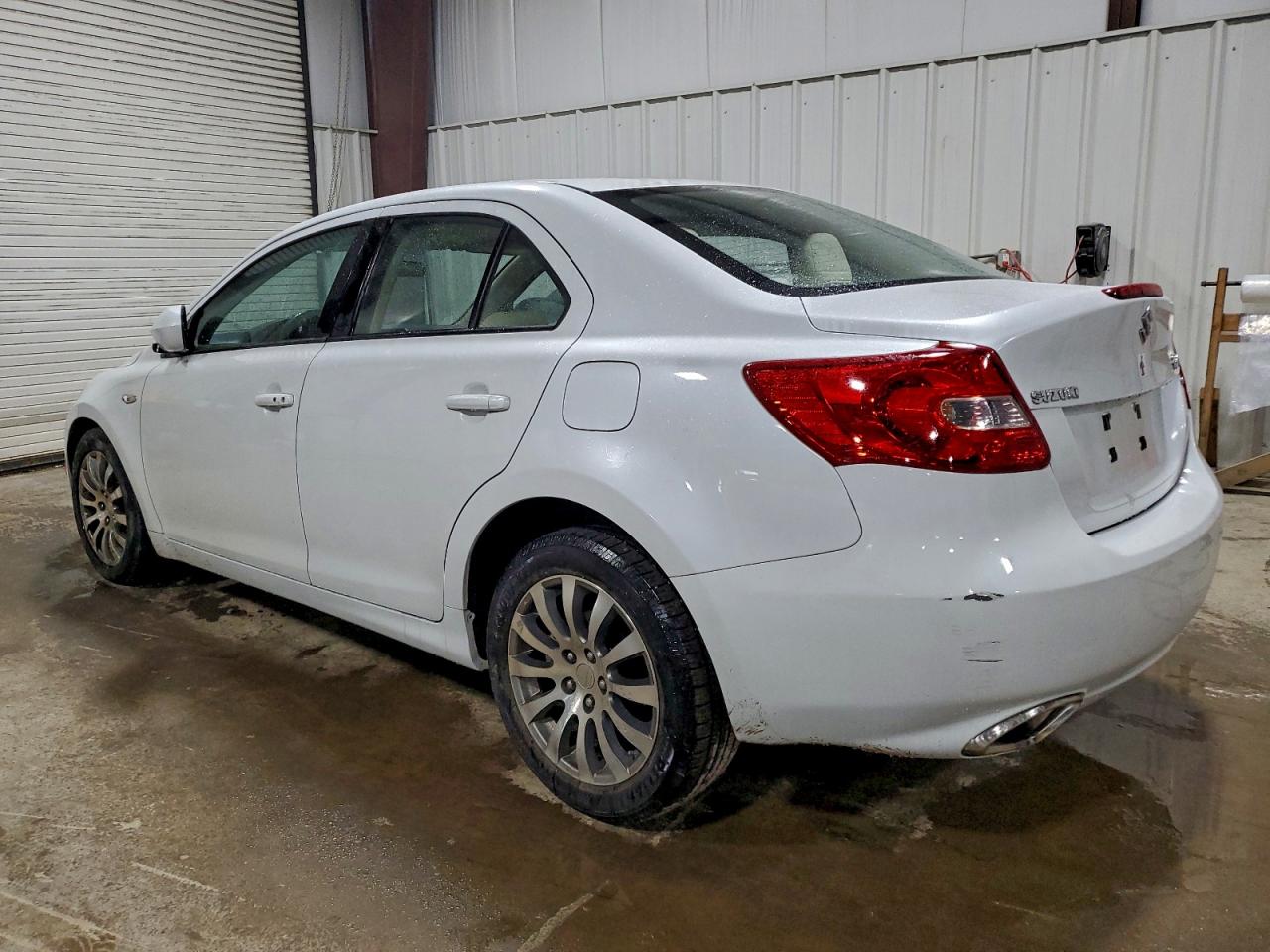 SUZUKI KIZASHI SE