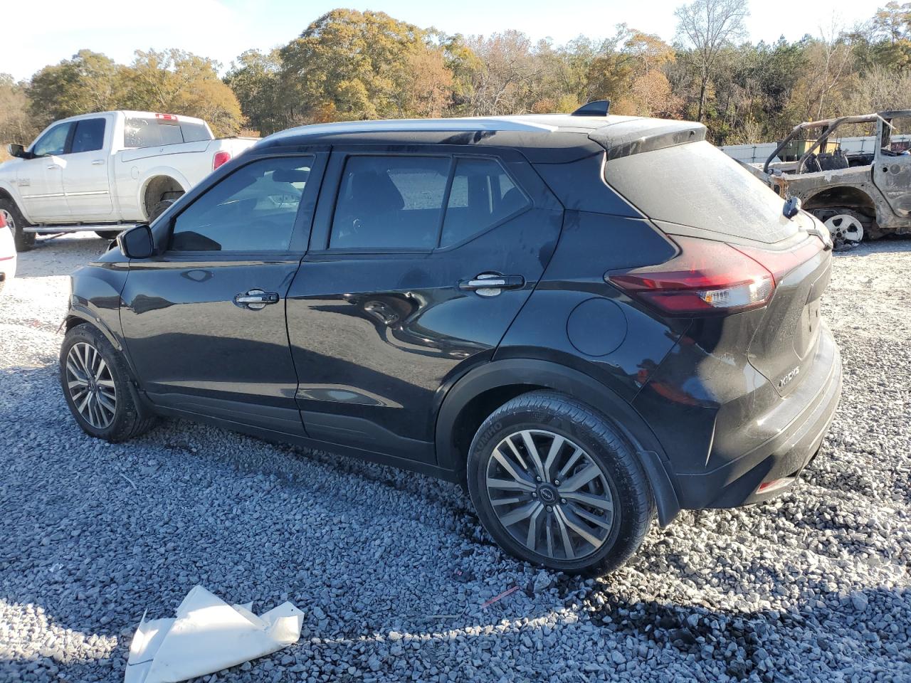 NISSAN KICKS SV
